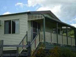 Halls Country Cottages - Geraldton Accommodation