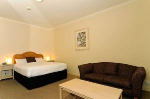Quality Hotel Tiffins on the Park - Geraldton Accommodation