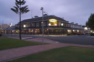 Grand Tasman Hotel - Geraldton Accommodation